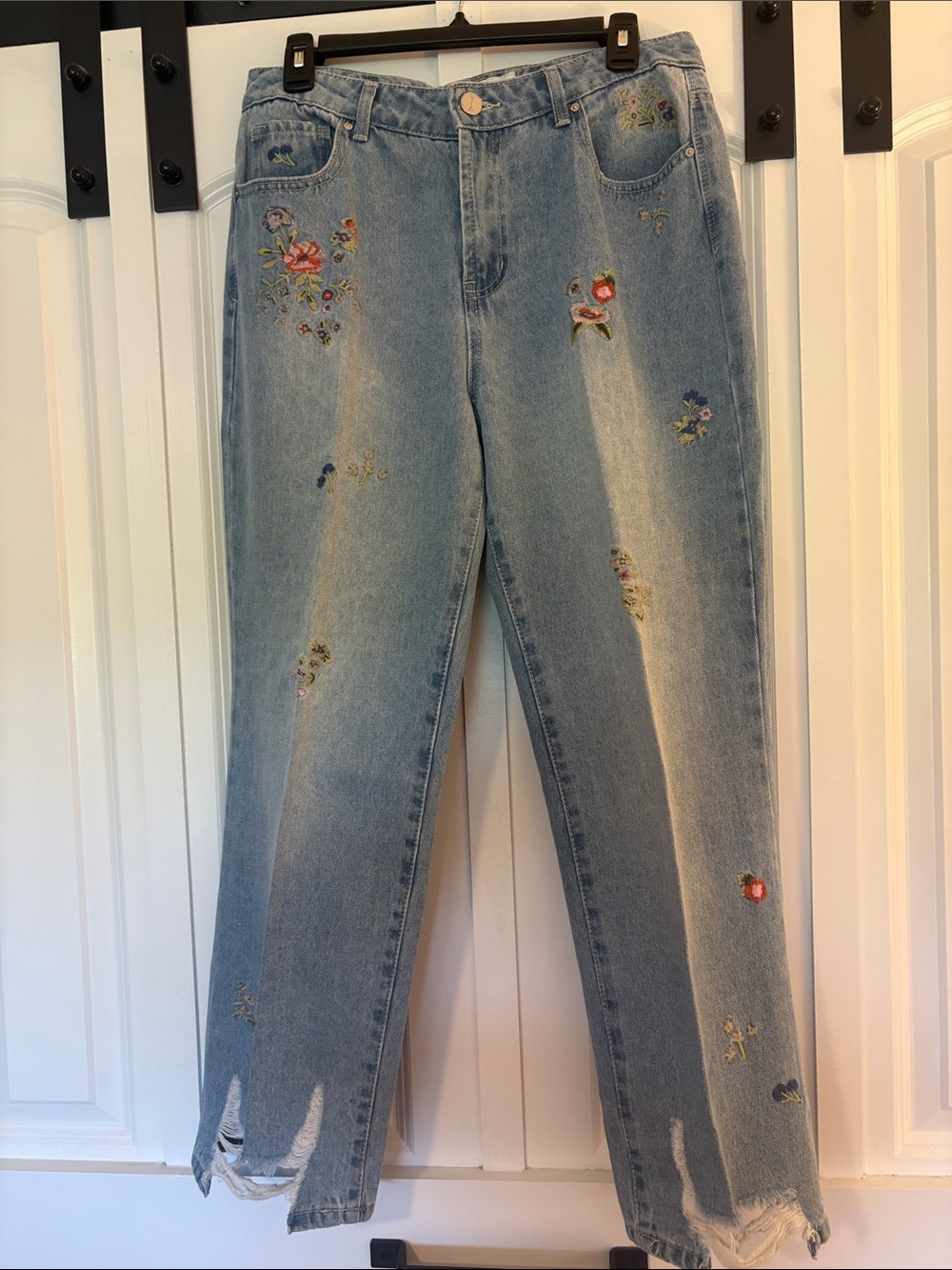 Light Blue Embroidered Women’s Jeans - Floral Detail